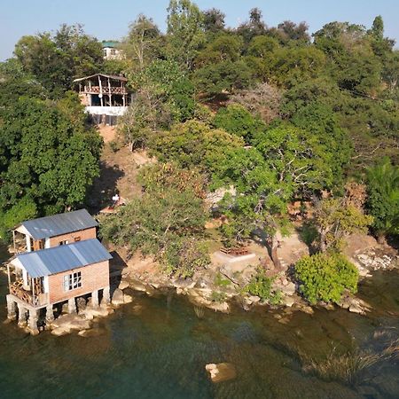 Soul Rebel Lodge & Backpackers Nkhata Bay 외부 사진