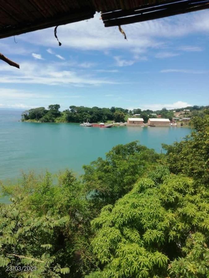 Soul Rebel Lodge & Backpackers Nkhata Bay 외부 사진