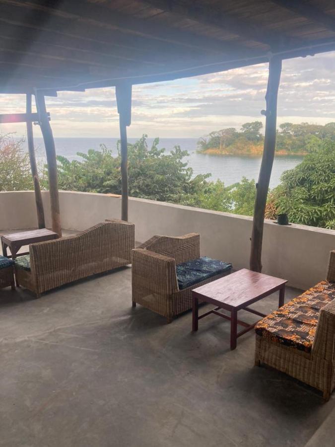 Soul Rebel Lodge & Backpackers Nkhata Bay 외부 사진