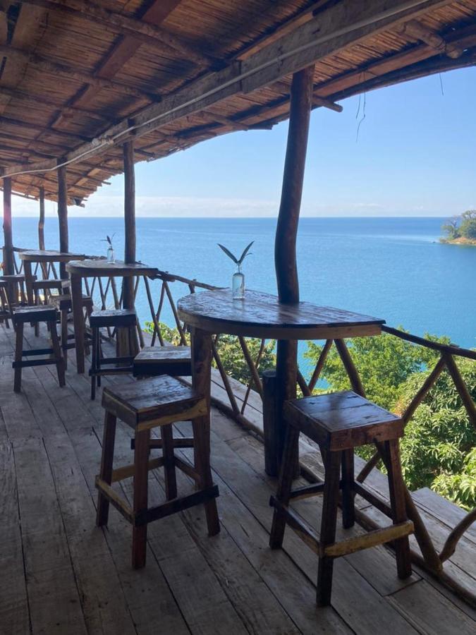 Soul Rebel Lodge & Backpackers Nkhata Bay 외부 사진