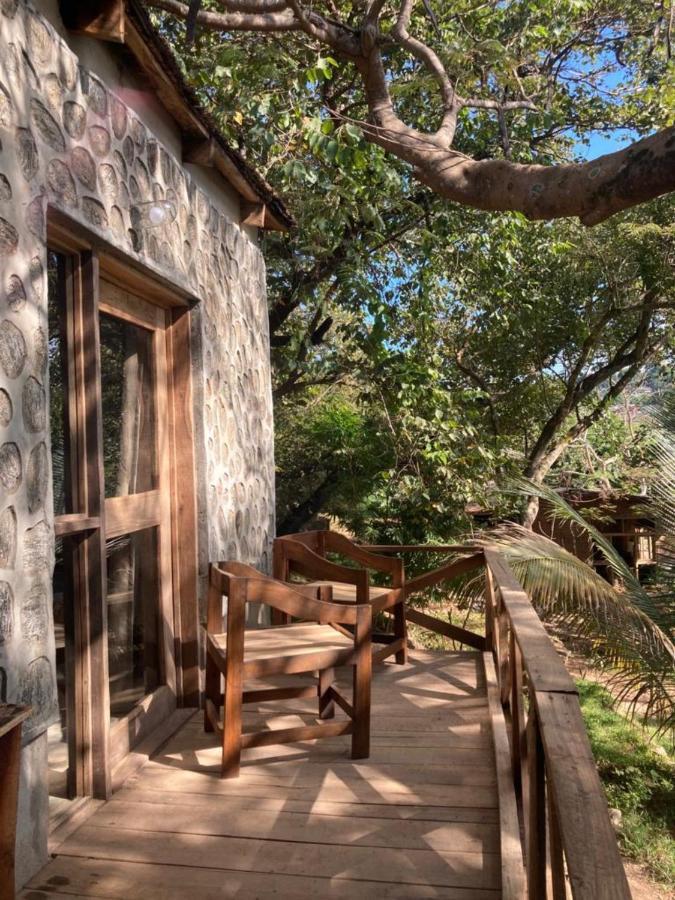 Soul Rebel Lodge & Backpackers Nkhata Bay 외부 사진