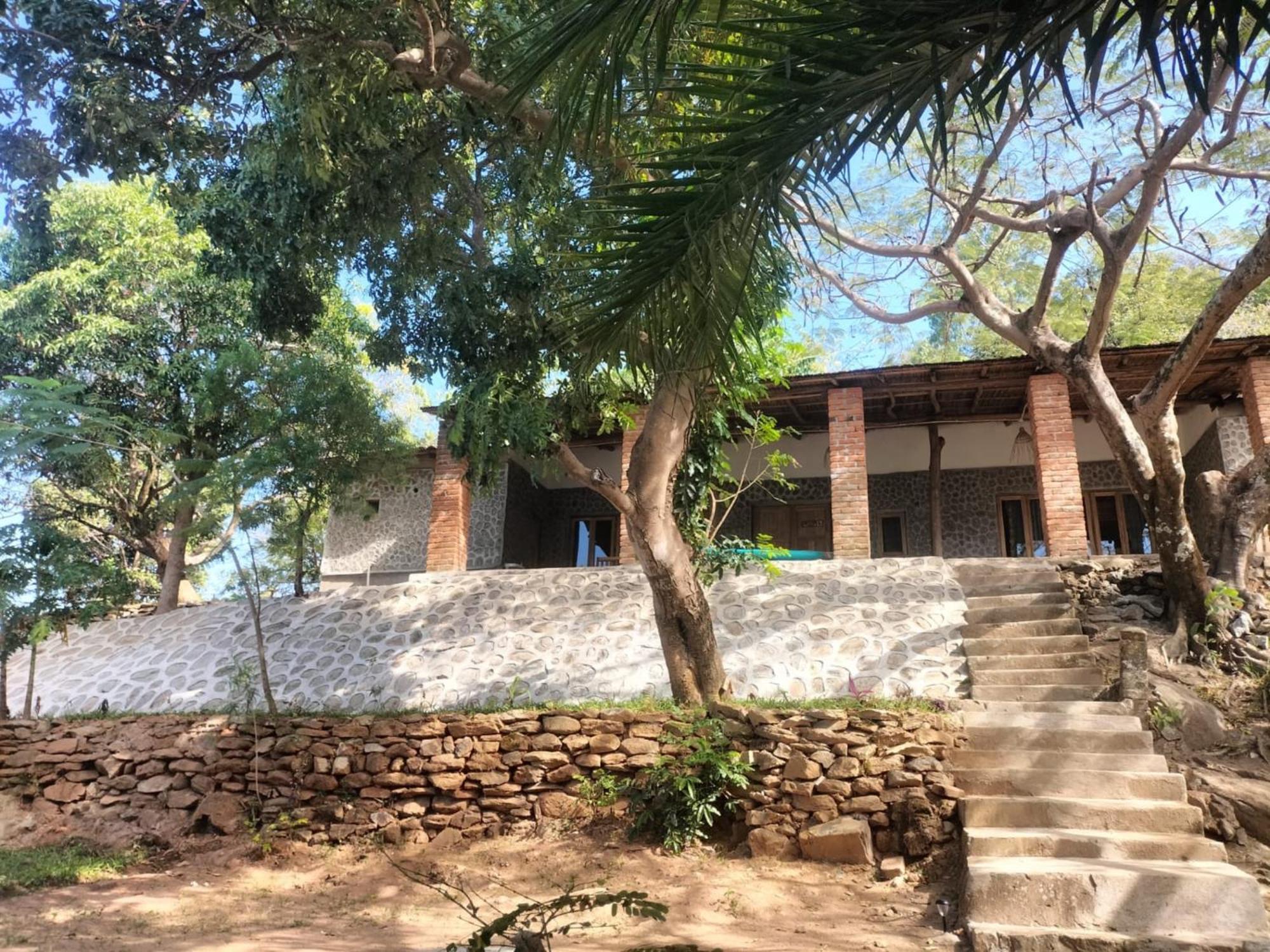 Soul Rebel Lodge & Backpackers Nkhata Bay 외부 사진